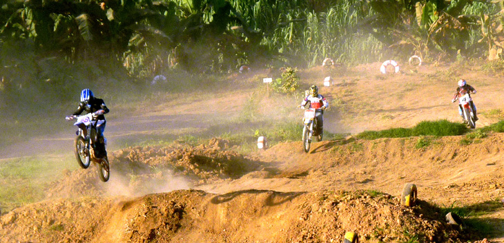 PERTANDINGAN SUKAN MOTO CROSS 1 SEMARAK