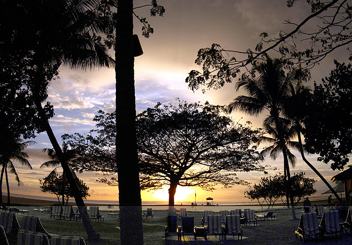Sunset over the South China Sea in Shangri-La's Rasa Ria Resort