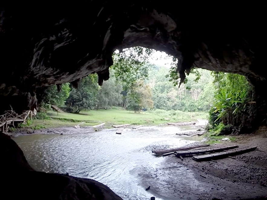 Tham Lod (Through Cave)
